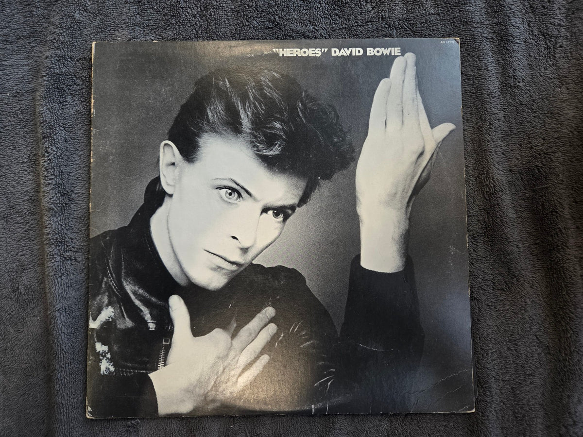 DAVID BOWIE HEROES W/ INNER SLEEVE FIRST PRESS