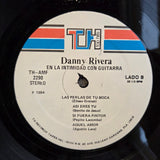 DANNY RIVERA EN LA INTIMIDAD CON GUITARRAS