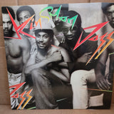 KINSMAN DAZZ S/T