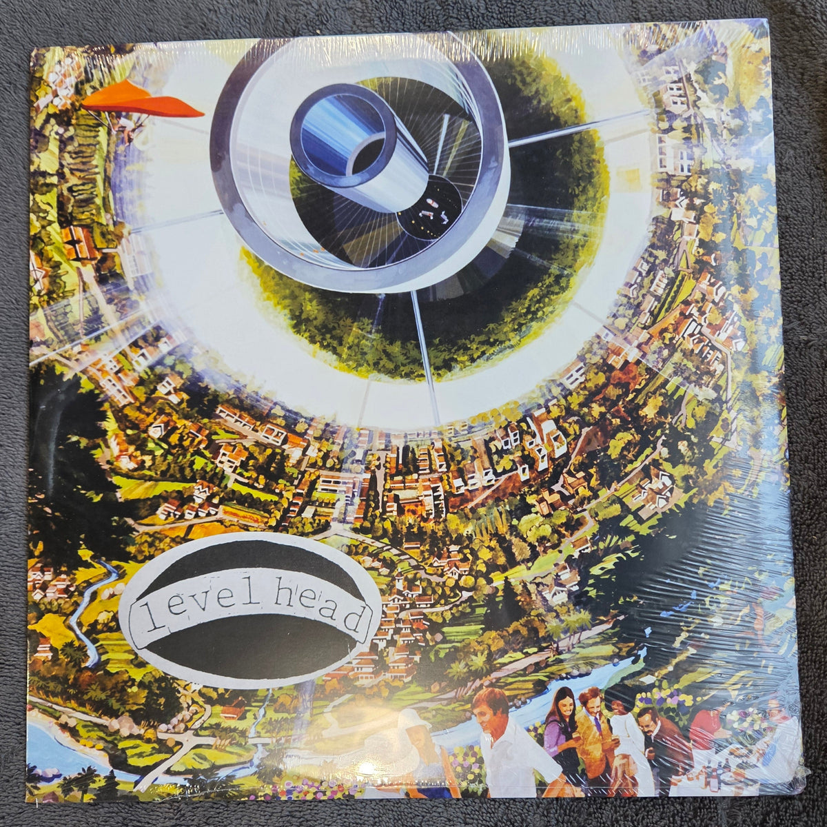 LEVEL HEAD S/T NEW