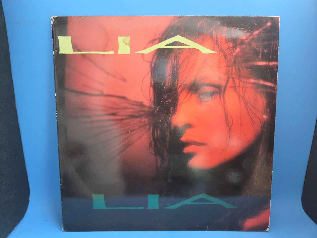 LIA S/T
