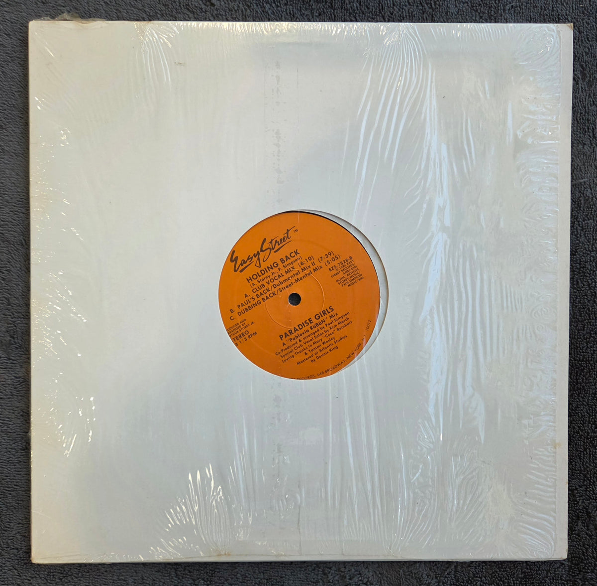 PARADISE GIRLS HOLDING BACK 12"