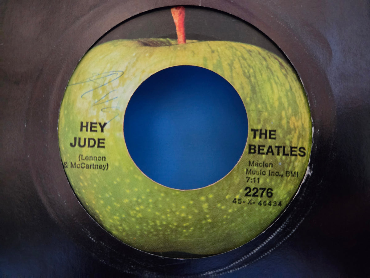 BEATLES HEY JUDE B/W REVOLUTION 7"