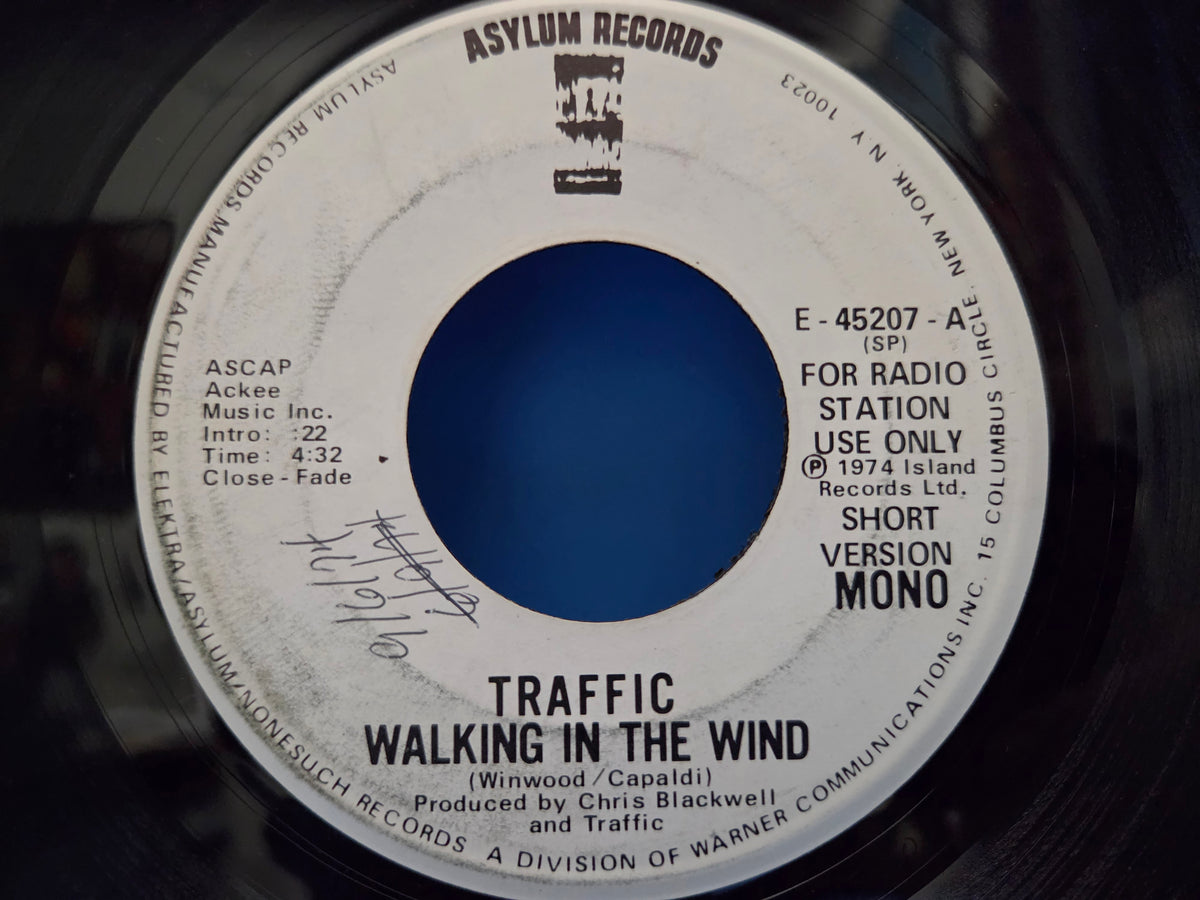 TRAFFIC WALKING IN THE WIND MONO WLP 7"