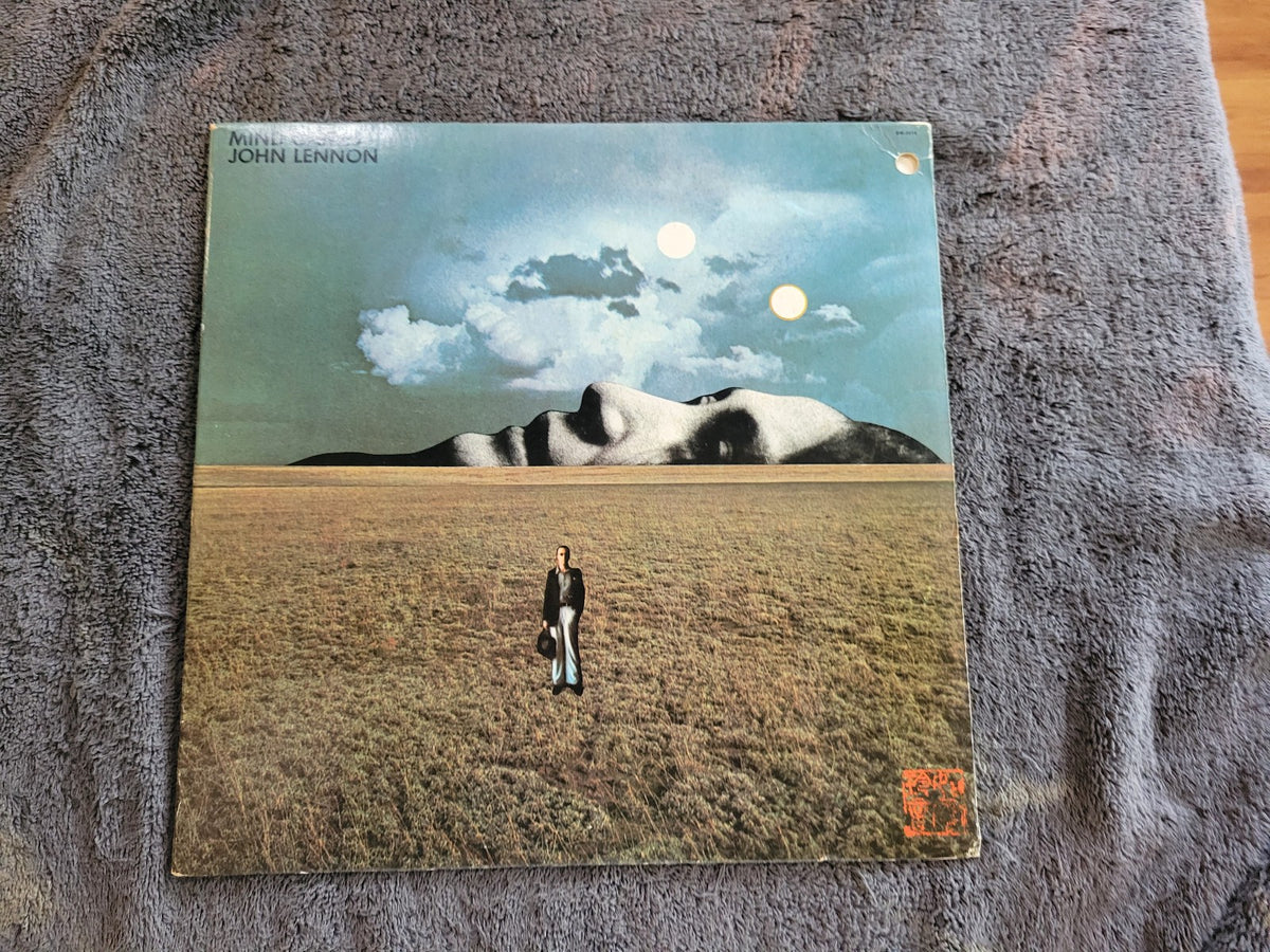 JOHN LENNON MIND GAMES W/ INNER SLEEVE APPLE RECORDS