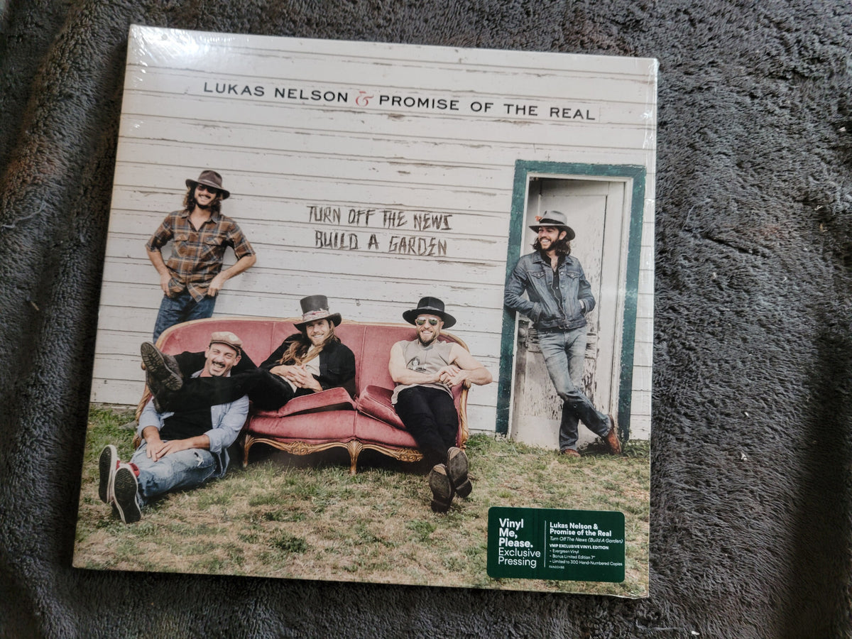 LUKAS NELSON TURN OFF THE NEWS BUILD A GARDEN NEW SEALED VMP LIMITED EDITION