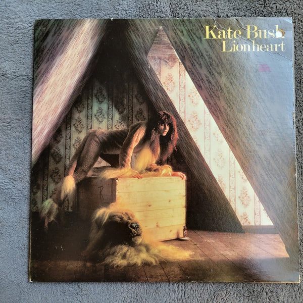 KATE BUSH LIONHEART FIRST PRESSING GREEN EMI LABEL GATEFOLD