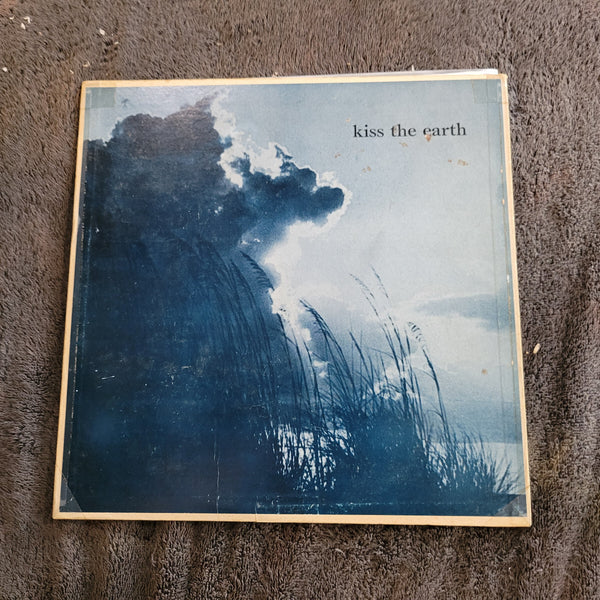 ARCHON MAGAZINE PRESENTS KISS THE EARTH PRIVATE PRESS FOLK POETRY