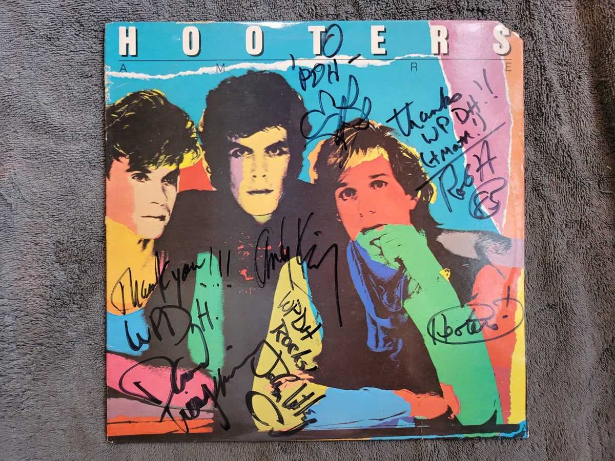 HOOTERS AMORE AUTOGRAPHED