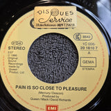 QUEEN PAIN IS SO CLOSE TO PLEASURE GERMAN IMPORT DON'T LOSE YOUR HEAD