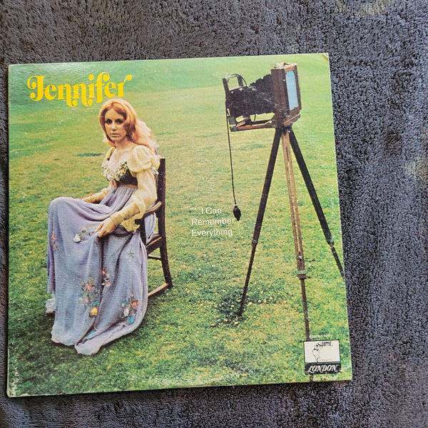 JENNIFER I CAN REMEMBER EVERYTHING PARROT