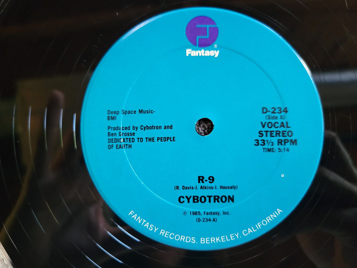 CYBOTRON R-9