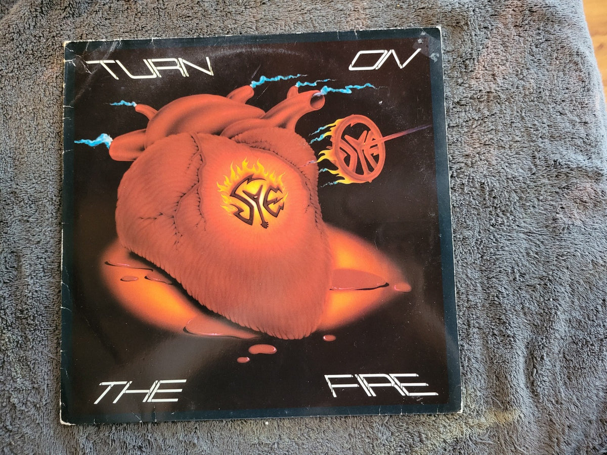 SYE TURN ON THE FIRE NETHERLANDS IMPORT ROADRUNNER W/ INNER SLEEVE
