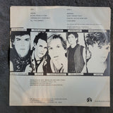 HOOTERS AMORE AUTOGRAPHED