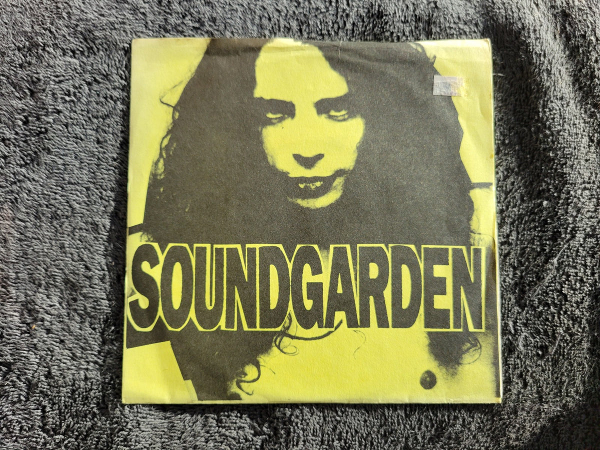 SOUNDGARDEN OUTTAKES EVERYBODYS GOT SOMETHING TO HIDE PICTURE SLEEVE PS
